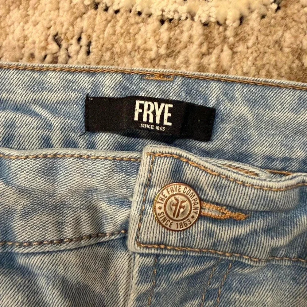 Frye Heritage Light Wash Denim Straight Leg Jeans Womens 6/28 Blue Coastal Boho